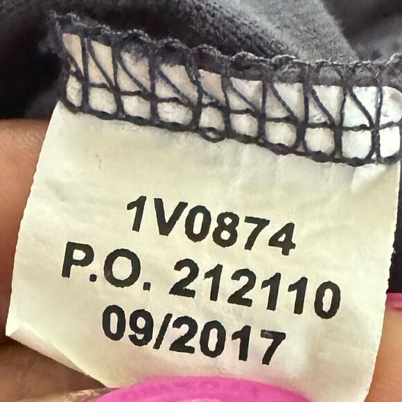 Vineyard Vines Long Sleeve Blue Santa Merry Christmas 2017 Shirt Size Small - Picture 8 of 8